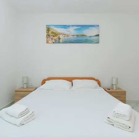 Kata Apartman *