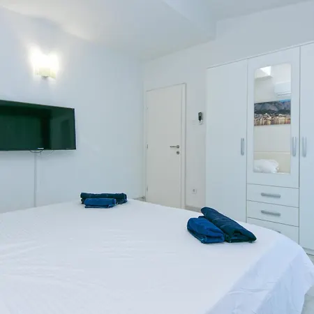 Kata Apartman *